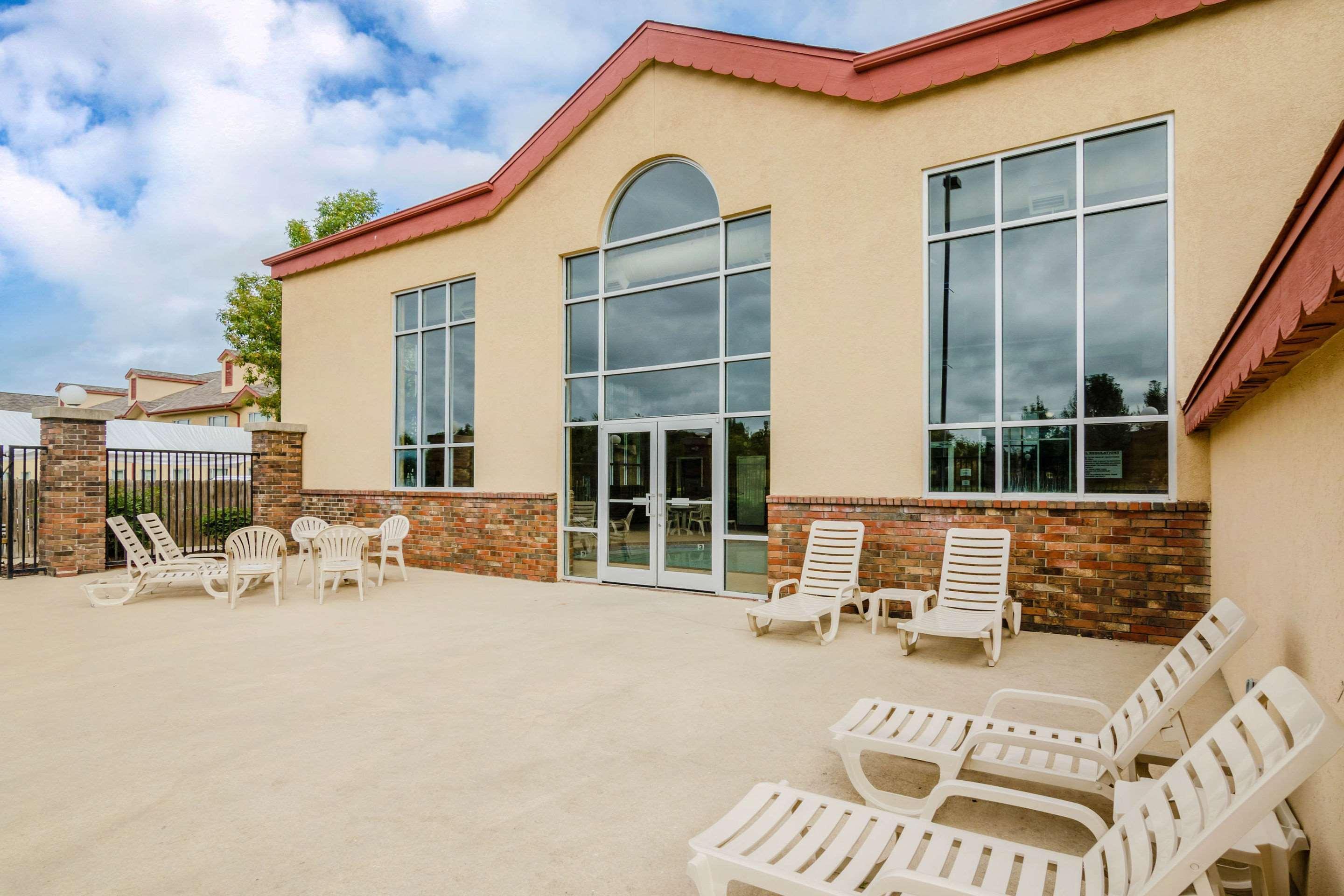 Quality Inn & Suites Carthage Exterior foto
