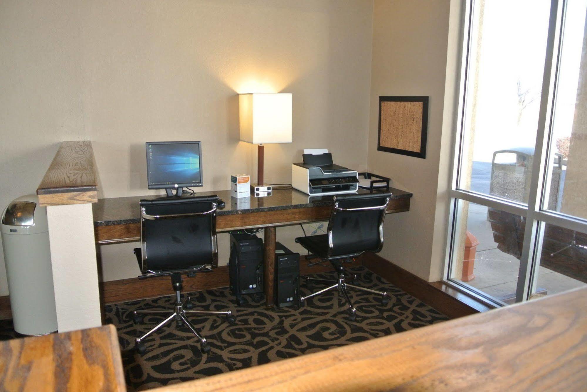 Quality Inn & Suites Carthage Exterior foto