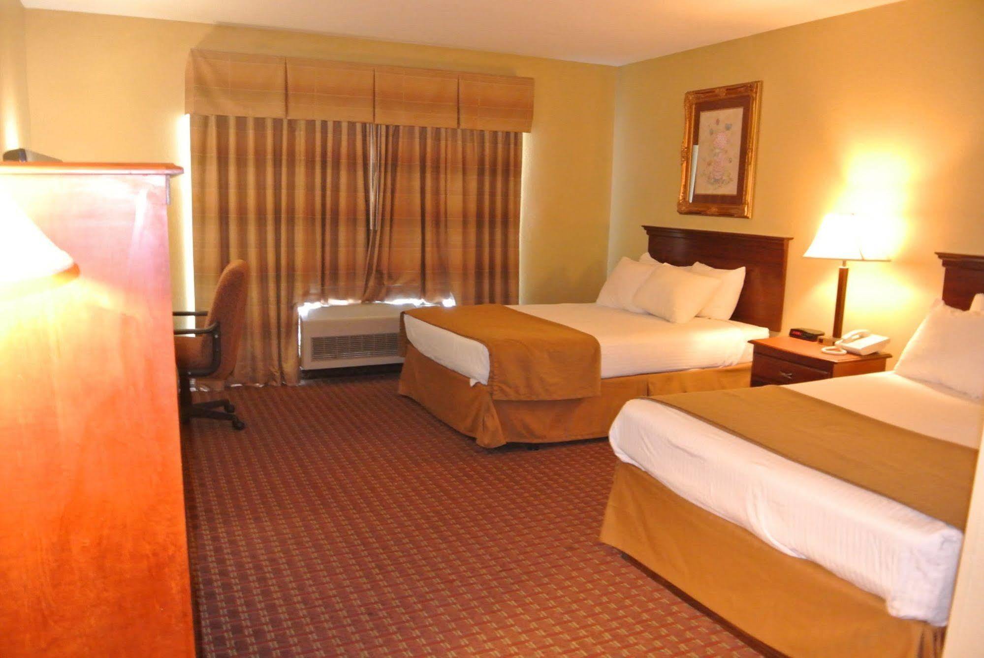 Quality Inn & Suites Carthage Exterior foto