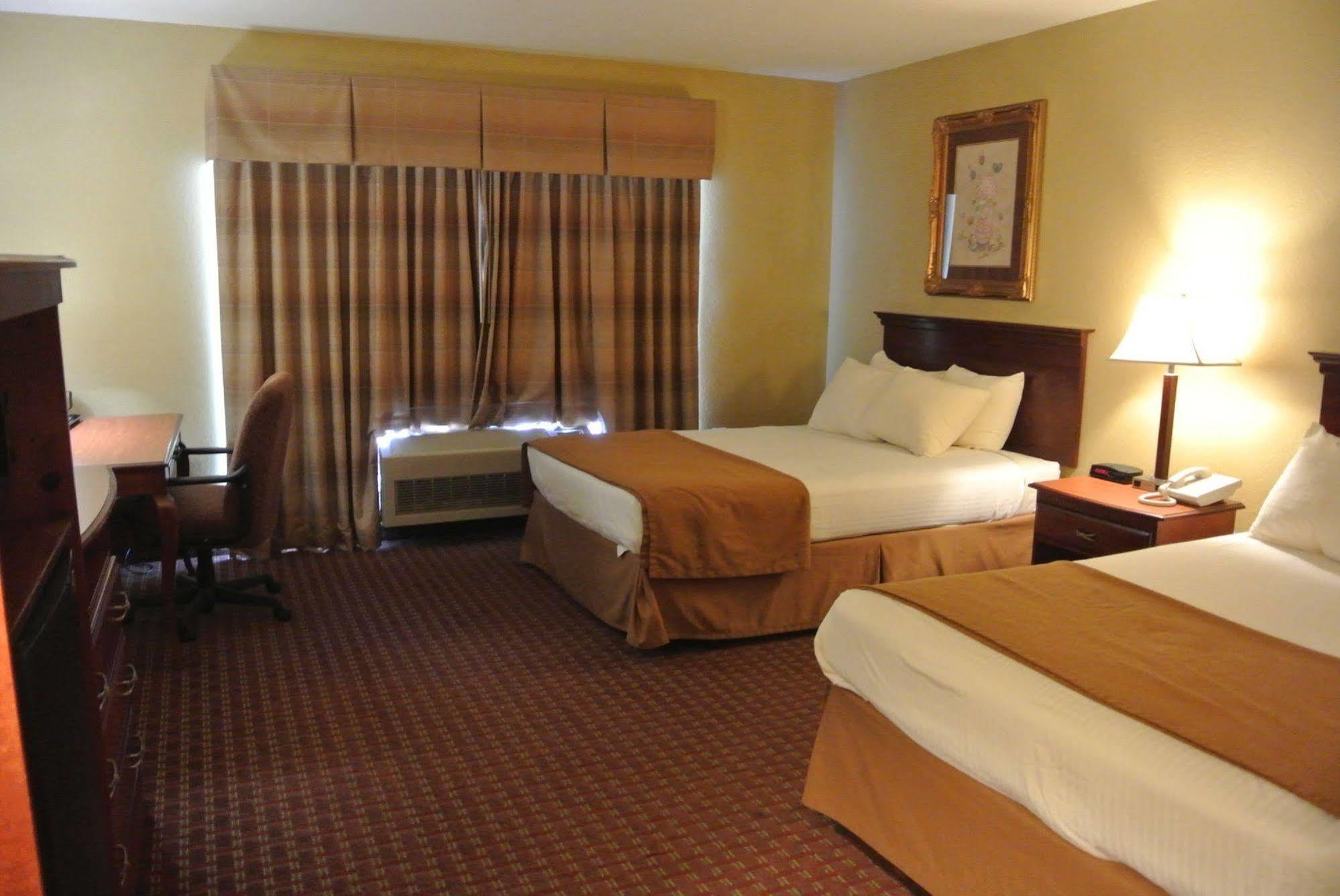 Quality Inn & Suites Carthage Exterior foto